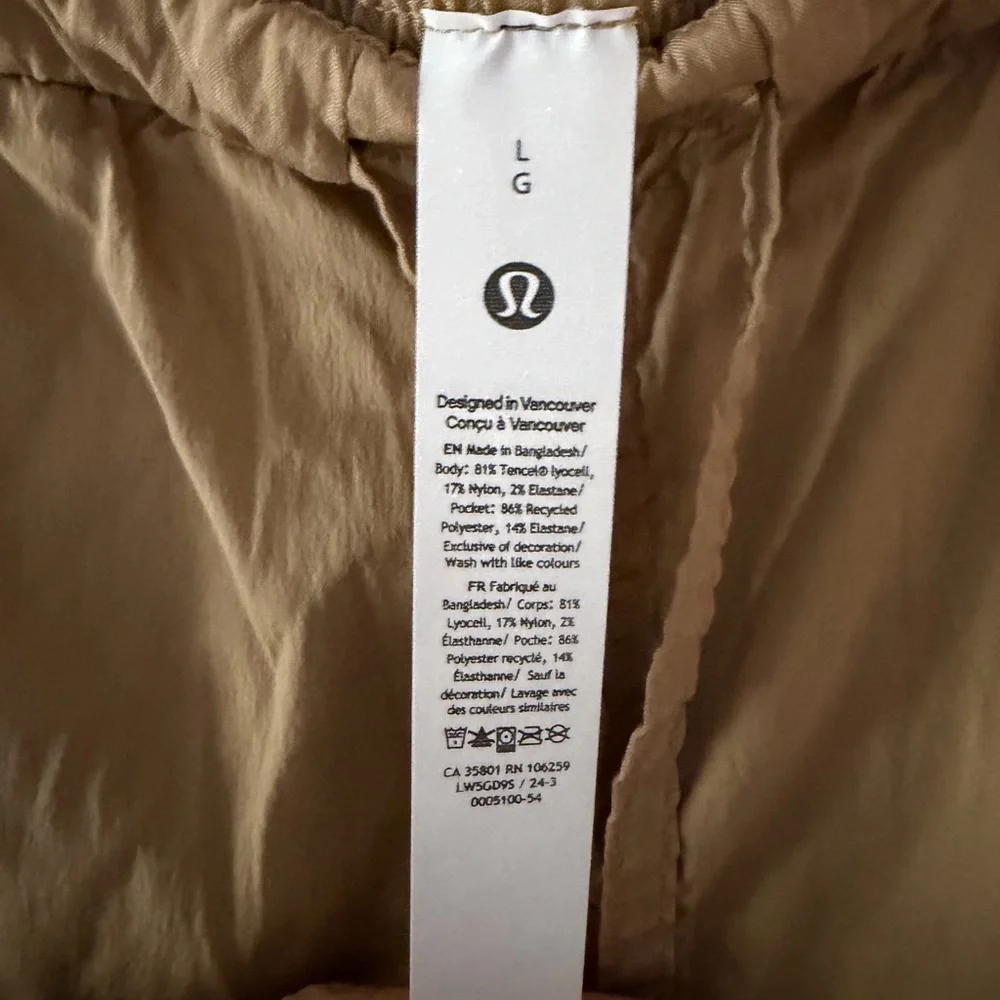 Lululemon Lightweight Adjustable Mid-Rise Cargo Pant in Filbert Tan Size Large - Picture 8 of 16